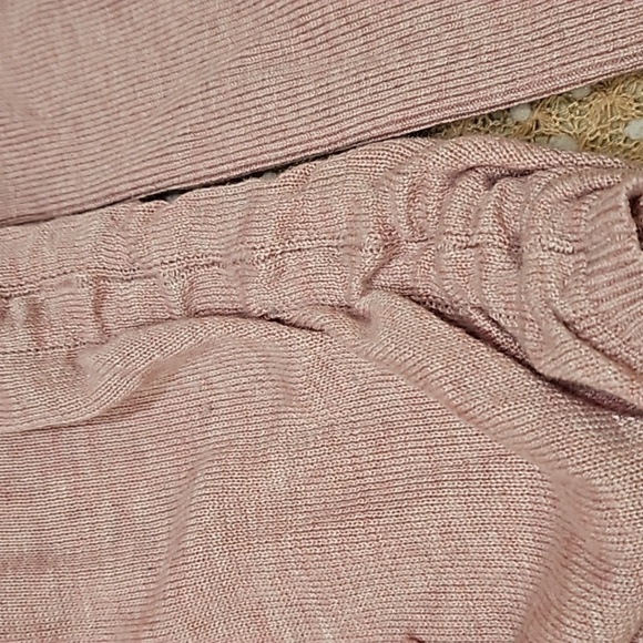 A Pea In The Pod Maternity Sweater - Picture 13 of 14